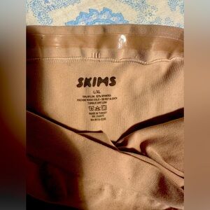 SKIMS maternity shapewear!